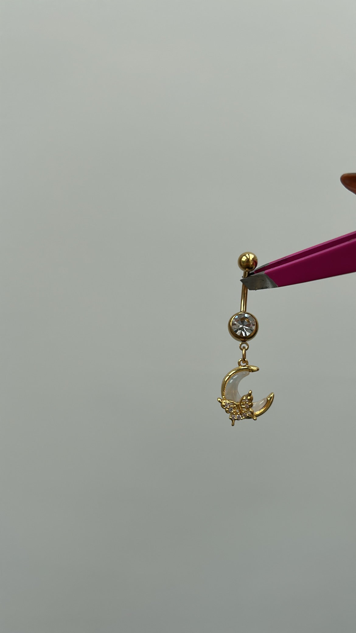 Gold diamanté pendant belly bar