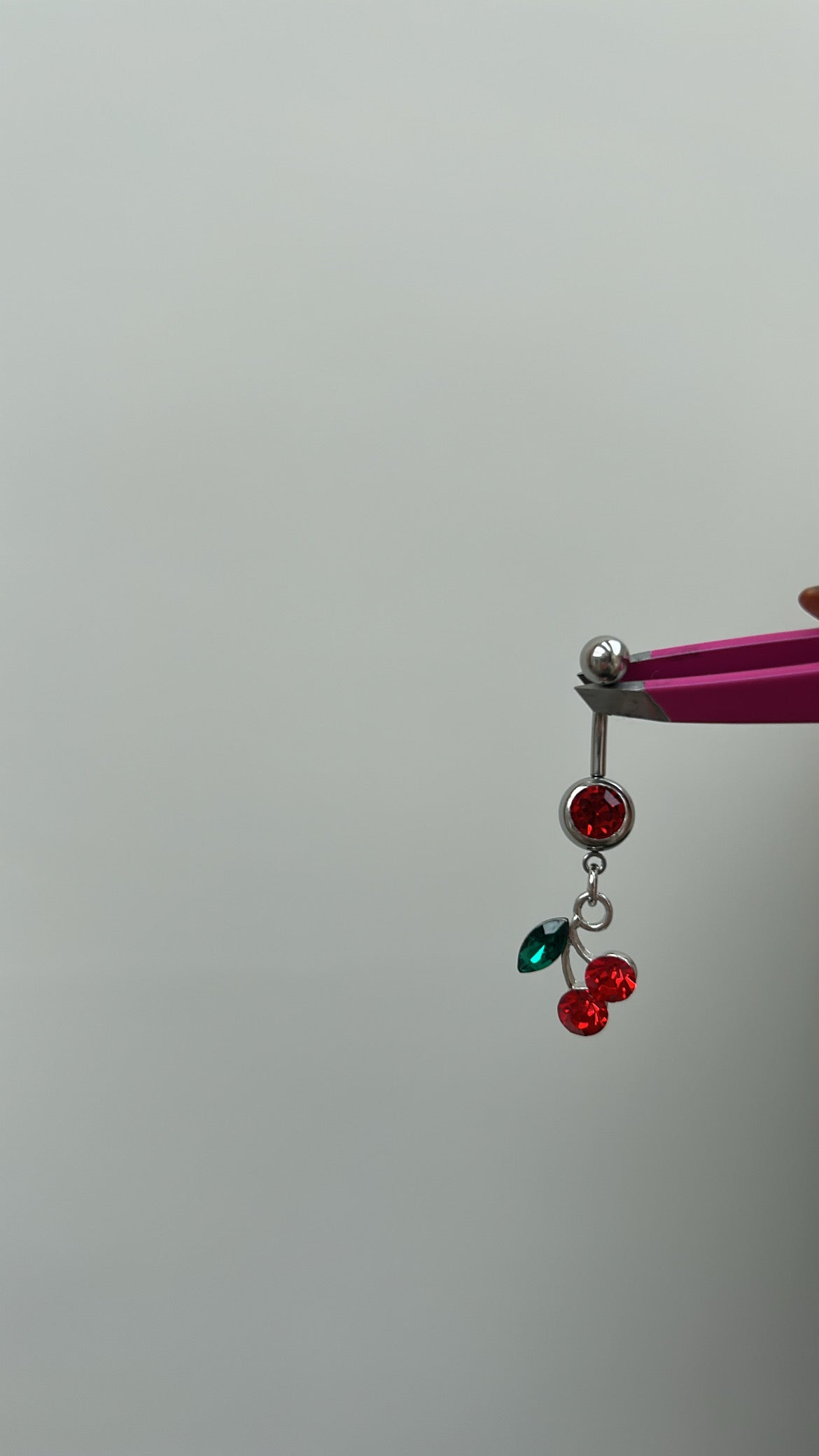 Silver cherry pendant belly bar🍒