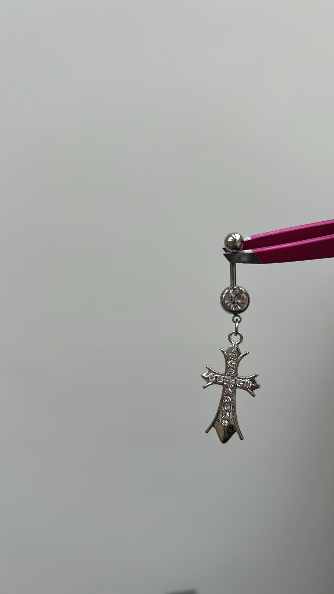 Silver pendant cross diamanté belly bar