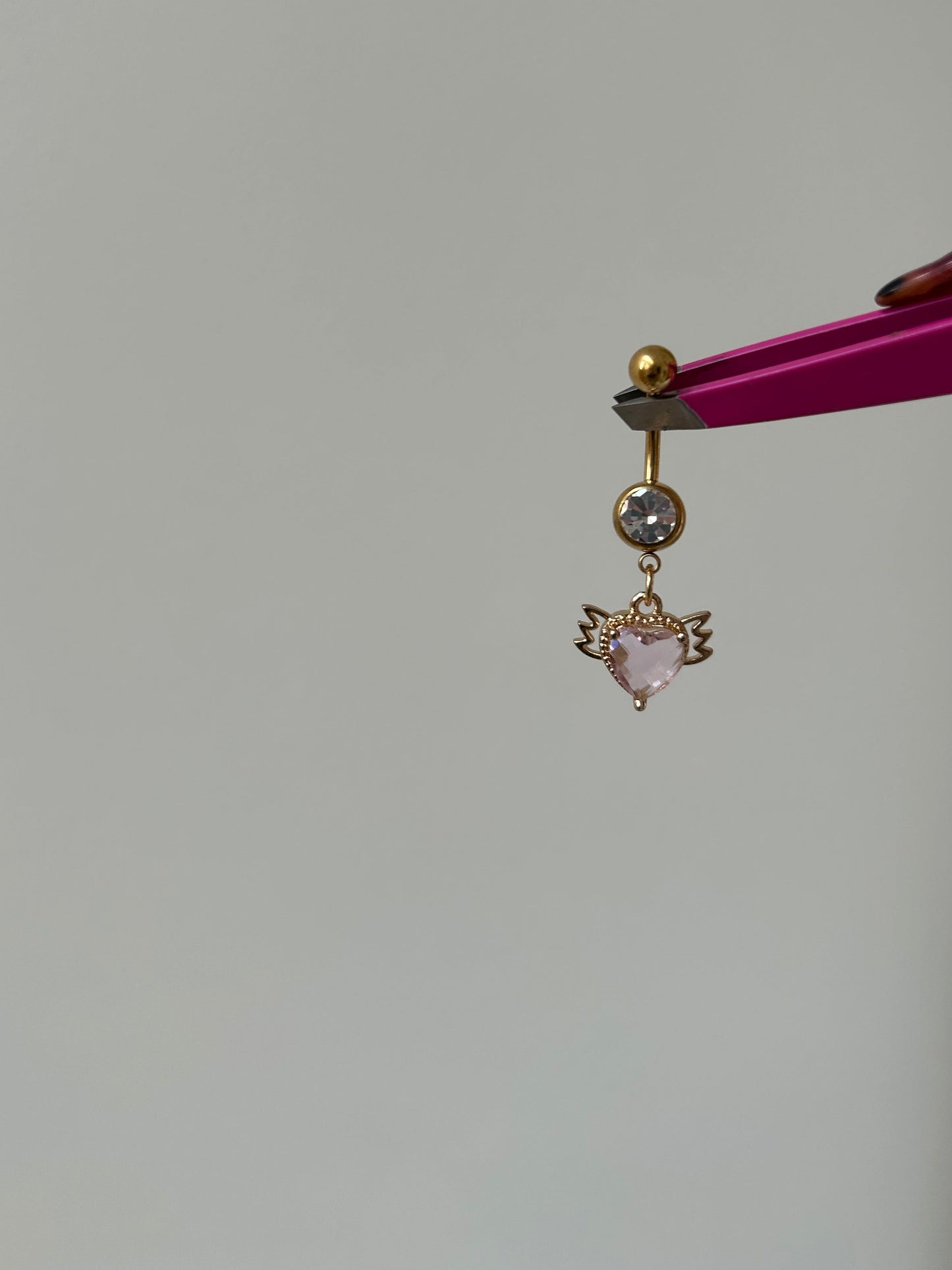 Gold pendant belly bar