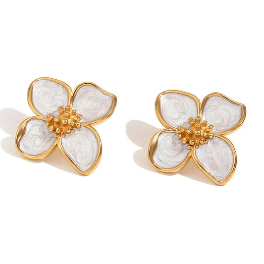 Flower stud earrings